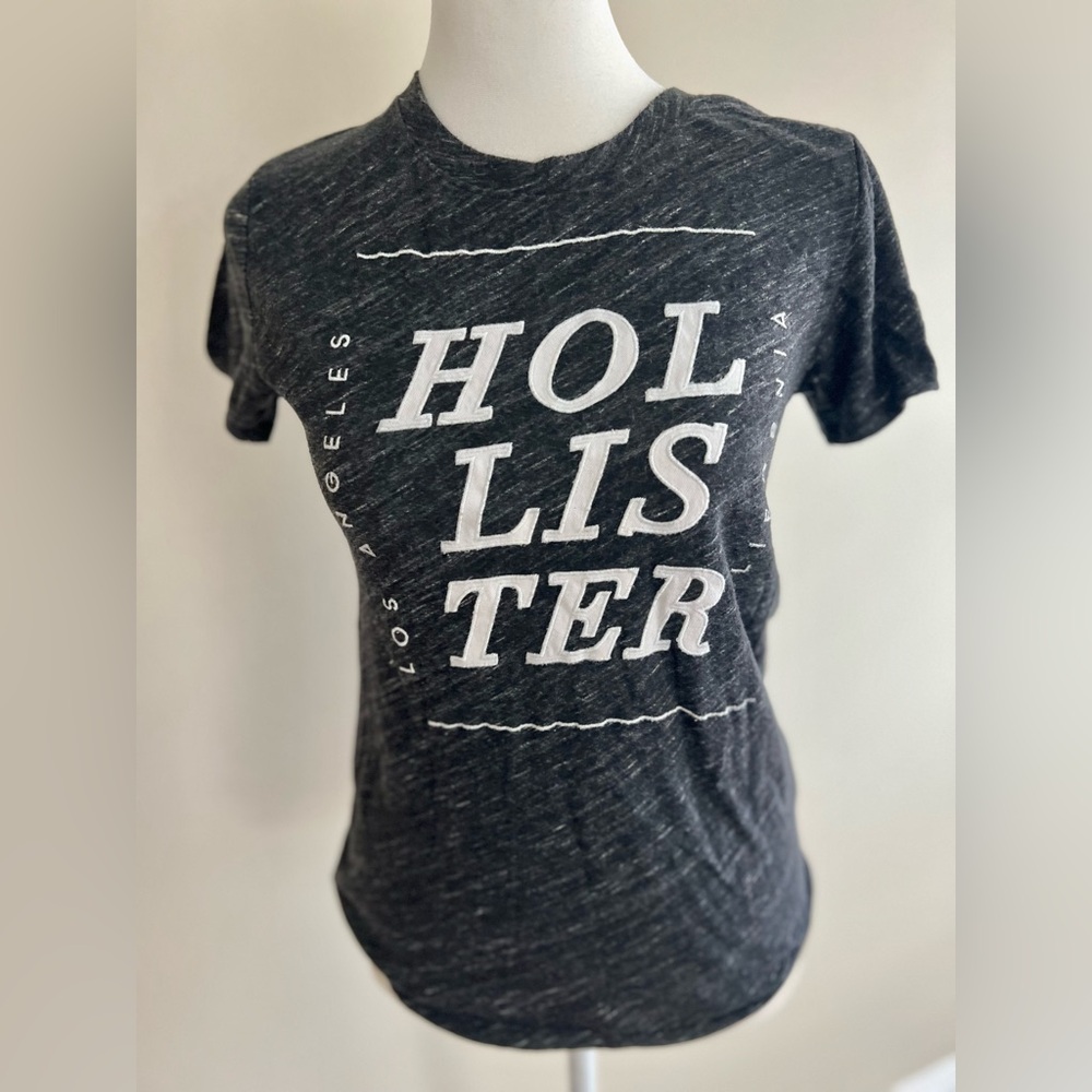 Hollister XS Preppy Charcoal and White Logo T Shirt